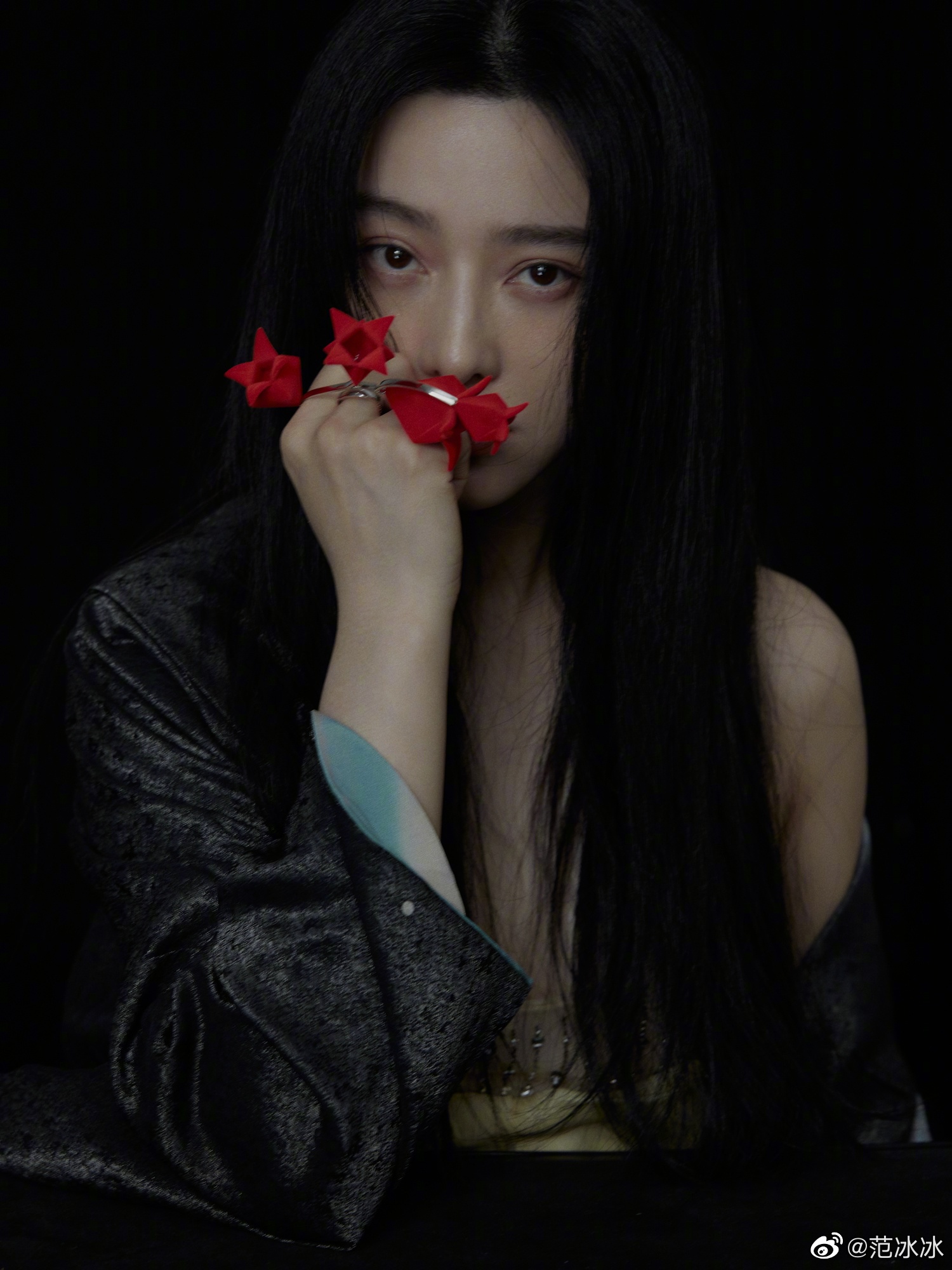 Sao 'Hoan Chau cach cach' - nguoi xuat gia,  nguoi bi tay chay anh 16