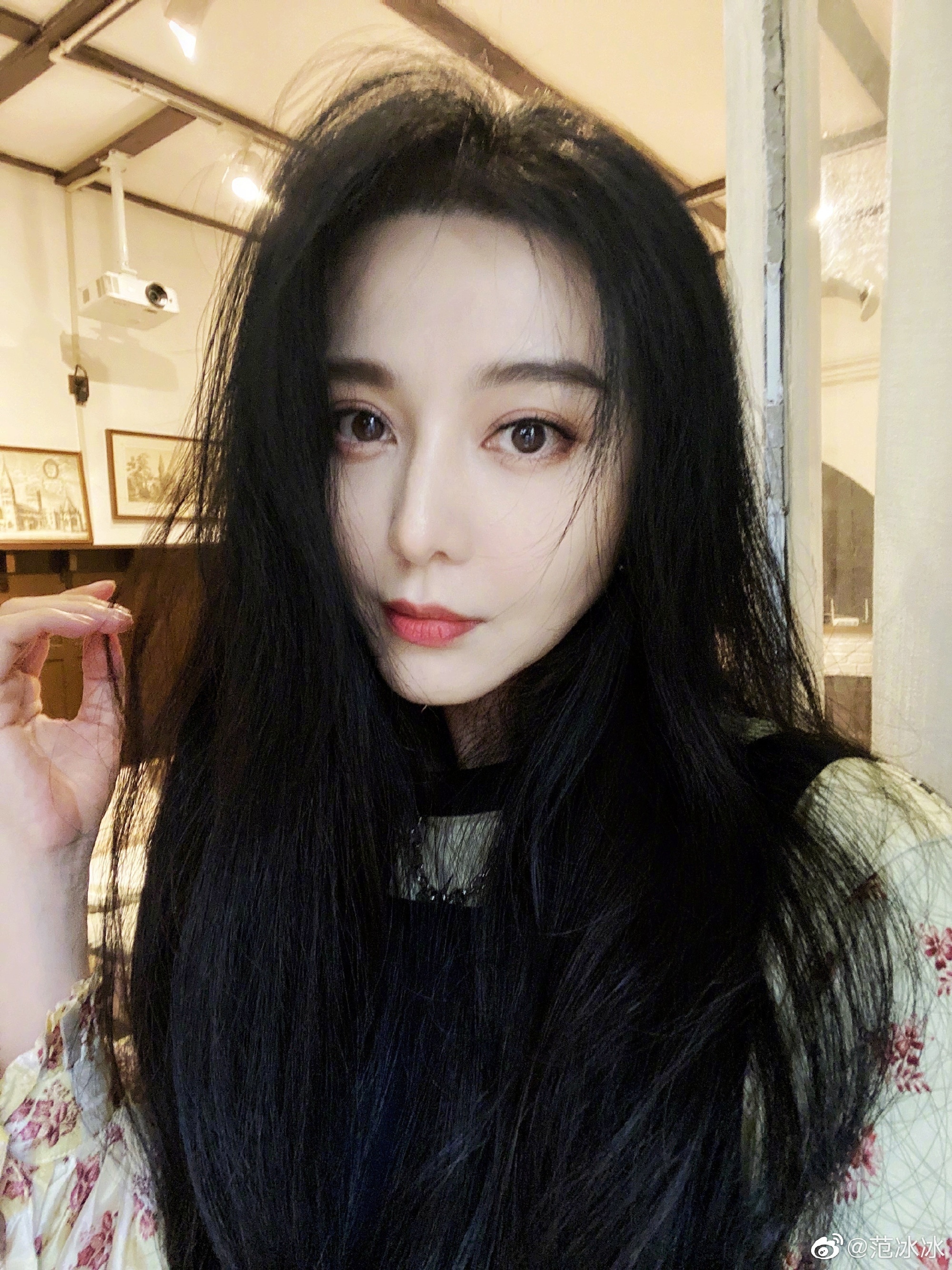 Sao 'Hoan Chau cach cach' - nguoi xuat gia,  nguoi bi tay chay anh 12