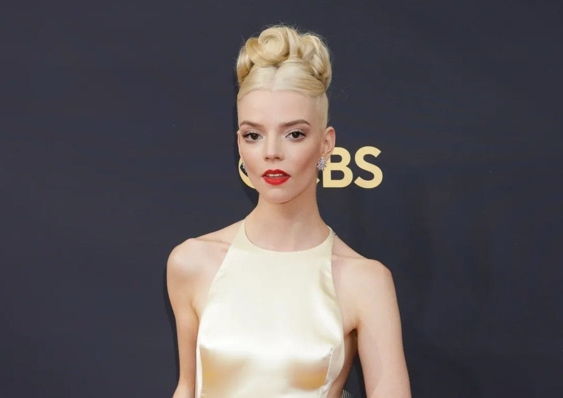 Phong cach goi cam cua Anya Taylor-Joy hinh anh