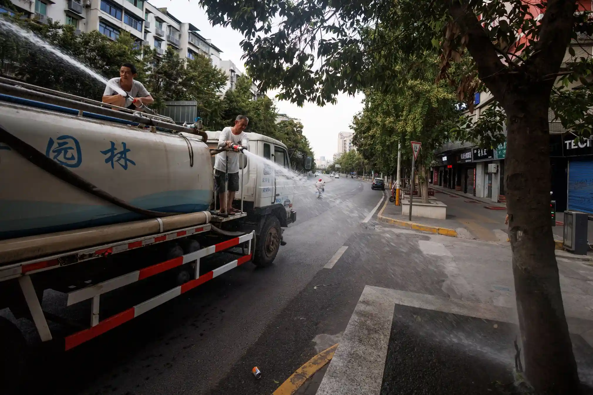 Nang nong ky luc,  Trung Quoc anh 12