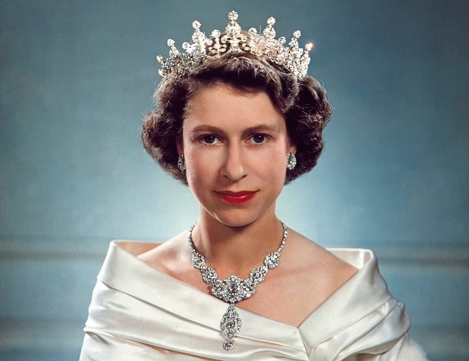 Vua Charles III yeu cau hoang gia Anh de tang nu hoang them 7 ngay hinh anh