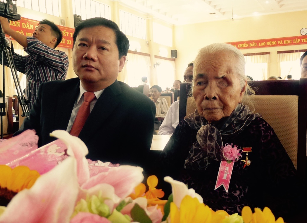 Cham lo cho cac me anh hung la menh lenh cua luong tam hinh anh