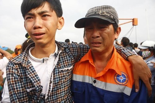 Tàu cá bị đâm chìm ở Hoàng Sa ảnh 3 Tau ca bi dam chim o Hoang Sa anh 3