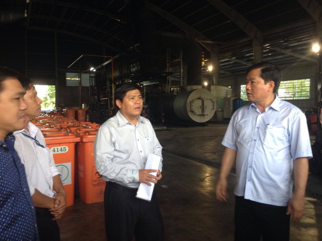 Bi thu Thang tiep xuc cu tri anh 2