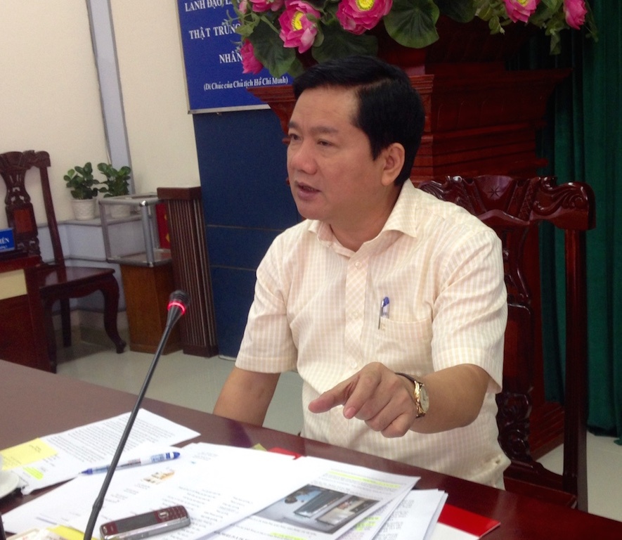 Bi thu Dinh La Thang va cho Kim Bien anh 1