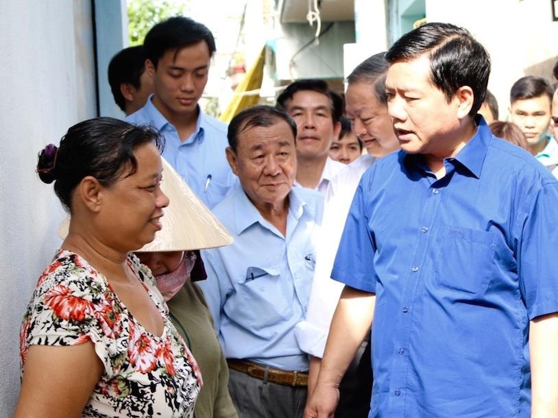 Bi thu Thang thi sat 'khu o chuot' ven kenh hinh anh