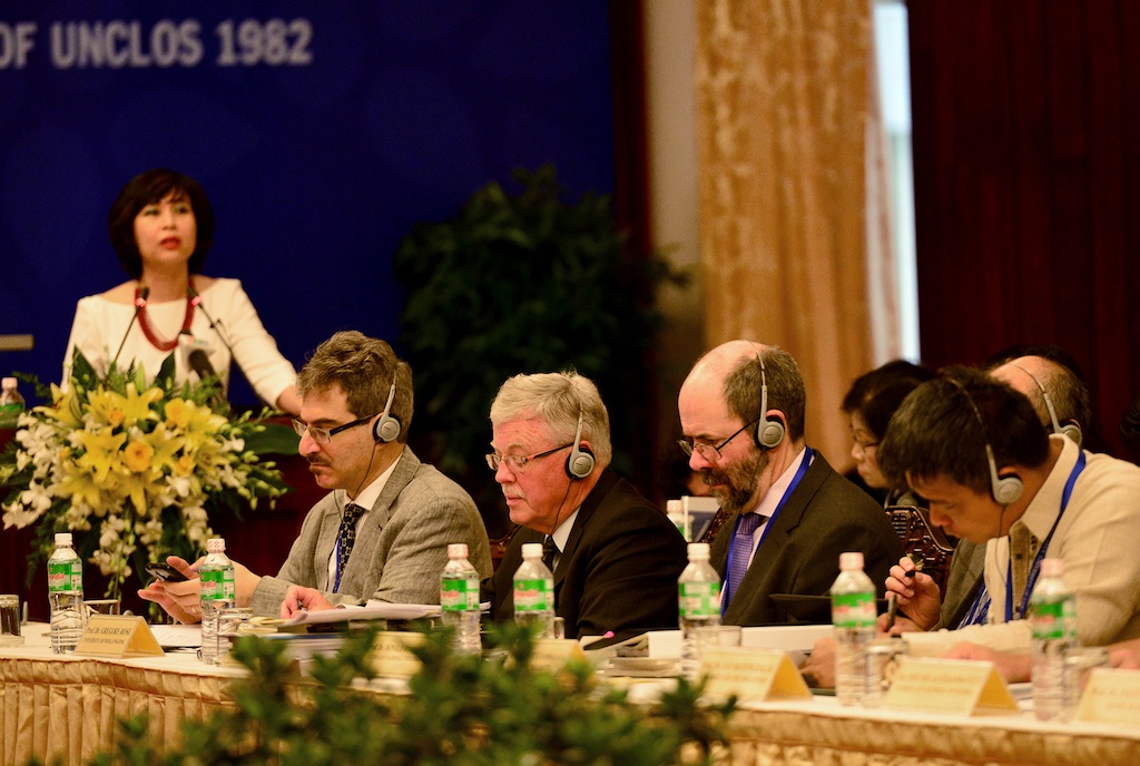 Viet Nam co the kien Trung Quoc ve Bien Dong anh 1