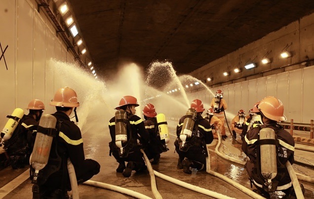 TP HCM chi hon 8.000 ty mua thiet bi PCCC hinh anh