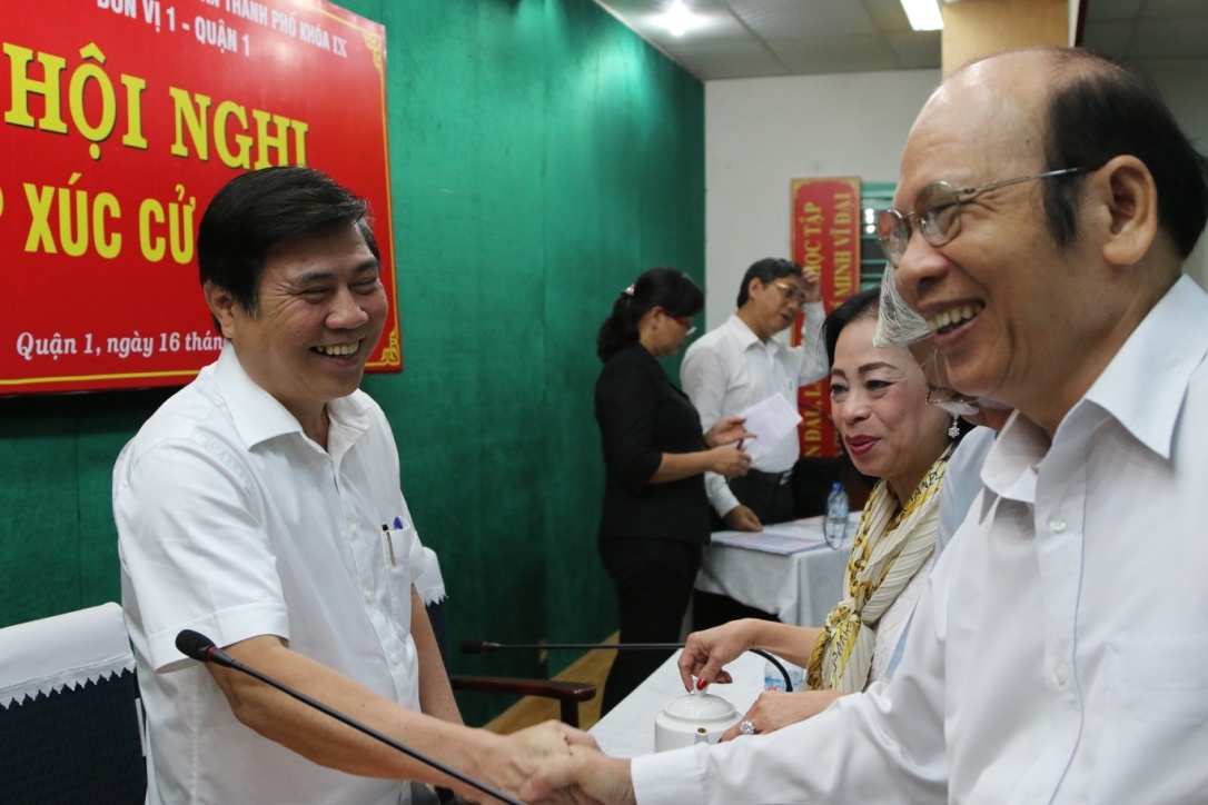 Chu tich TP HCM tra loi cu tri ve Pokemon anh 1