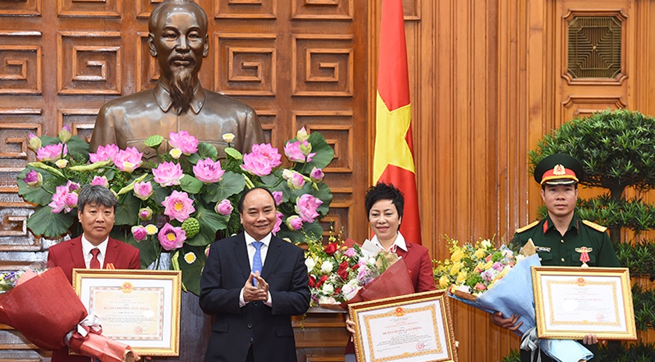 Hoang Xuan Vinh tu choi xin danh hieu Anh hung lao dong hinh anh