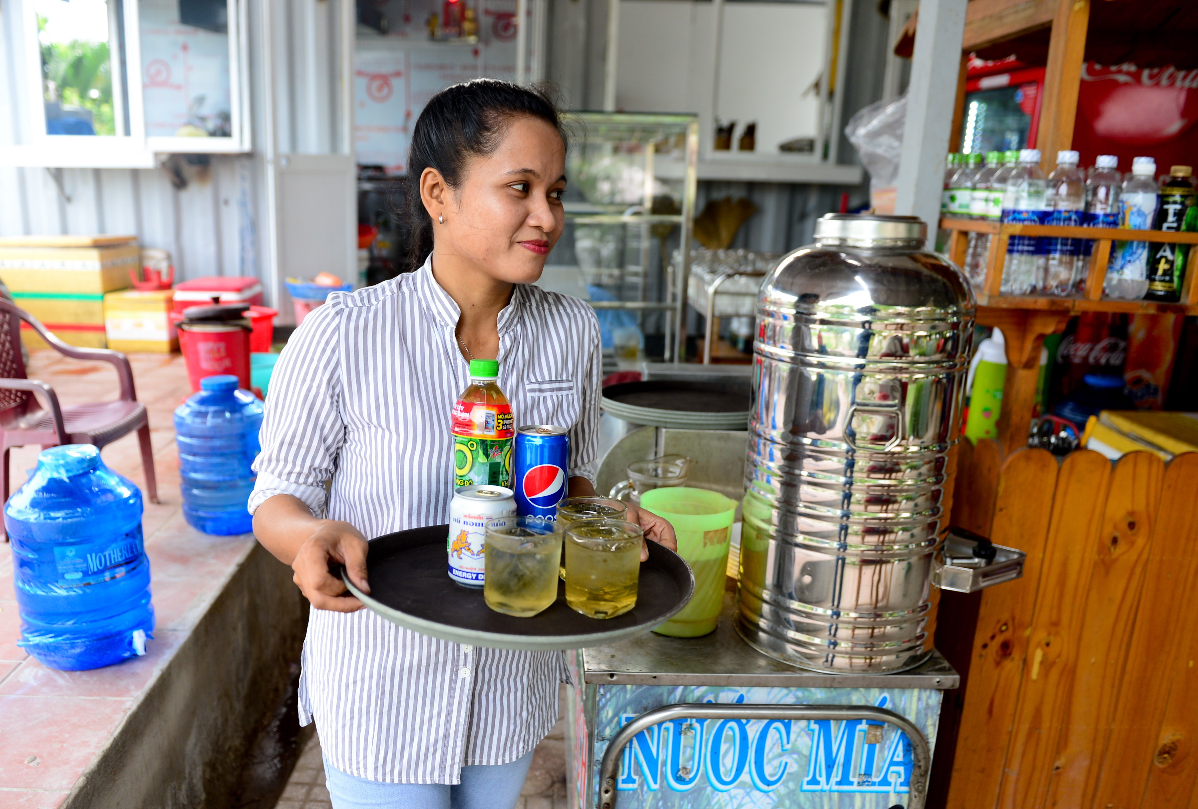 quan ca phe Xin Chao anh 2