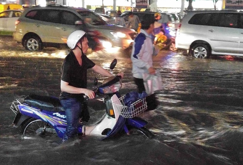 Lanh dao TP HCM duoc yeu cau di chong ngap hinh anh