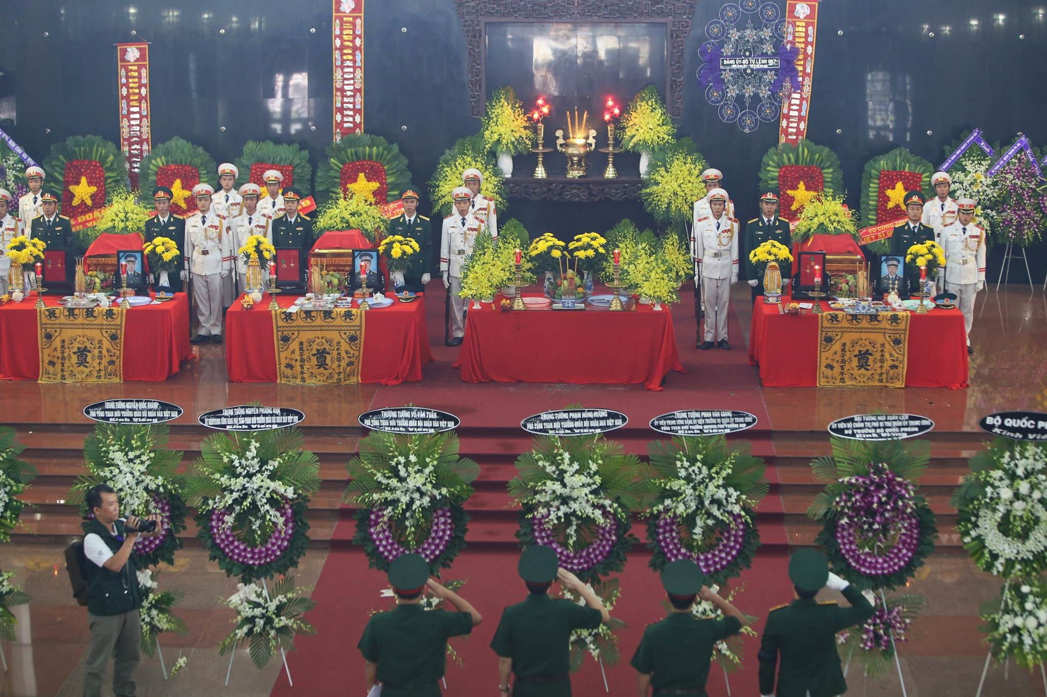 đám tang phi công trực thăng tử nạn ảnh 4 dam tang phi cong truc thang tu nan anh 4