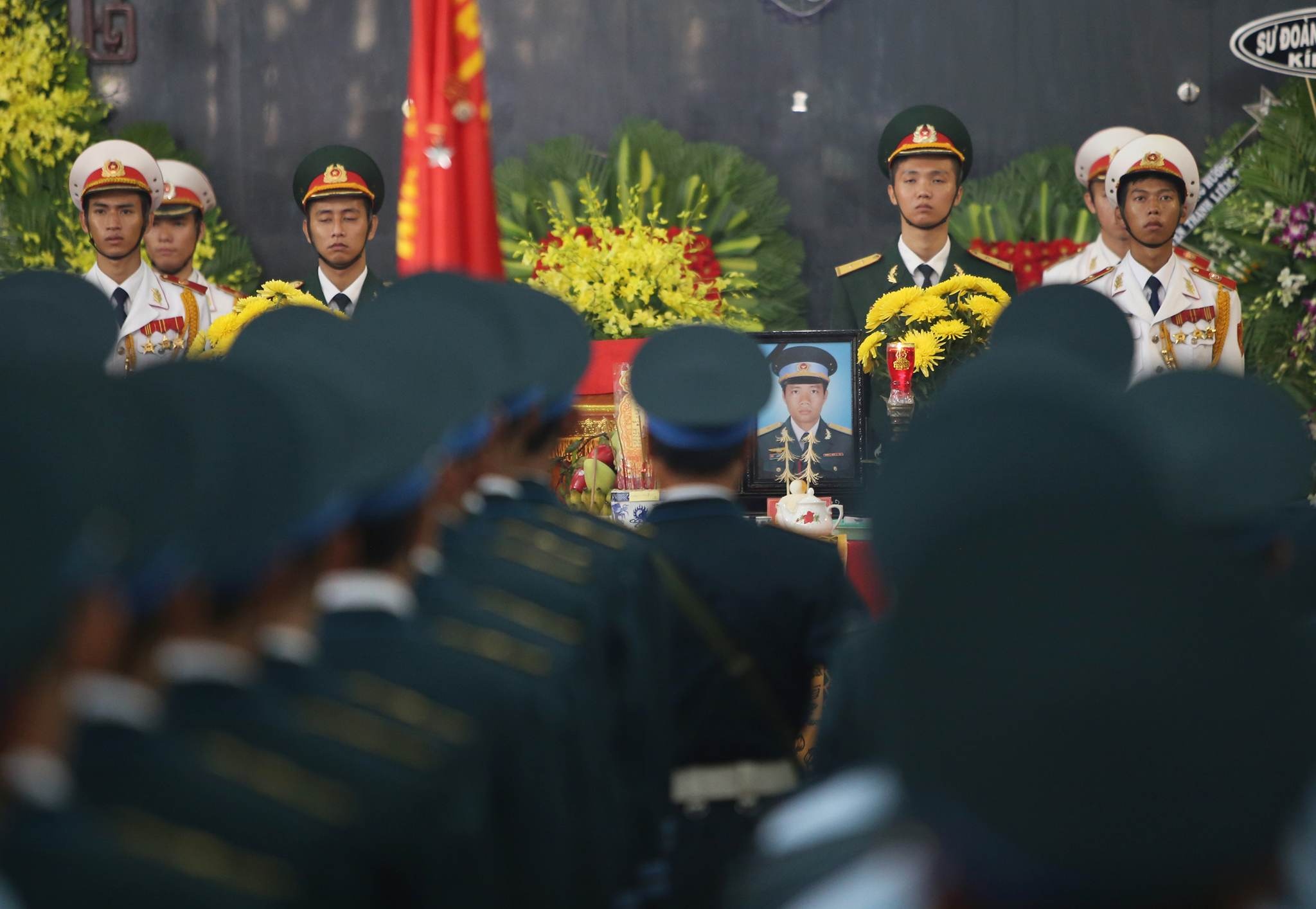 đám tang phi công trực thăng tử nạn ảnh 10 dam tang phi cong truc thang tu nan anh 10