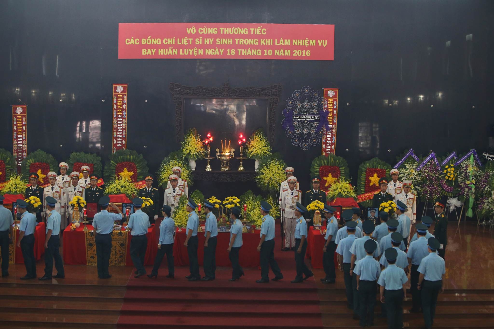 đám tang phi công trực thăng tử nạn ảnh 1 dam tang phi cong truc thang tu nan anh 1