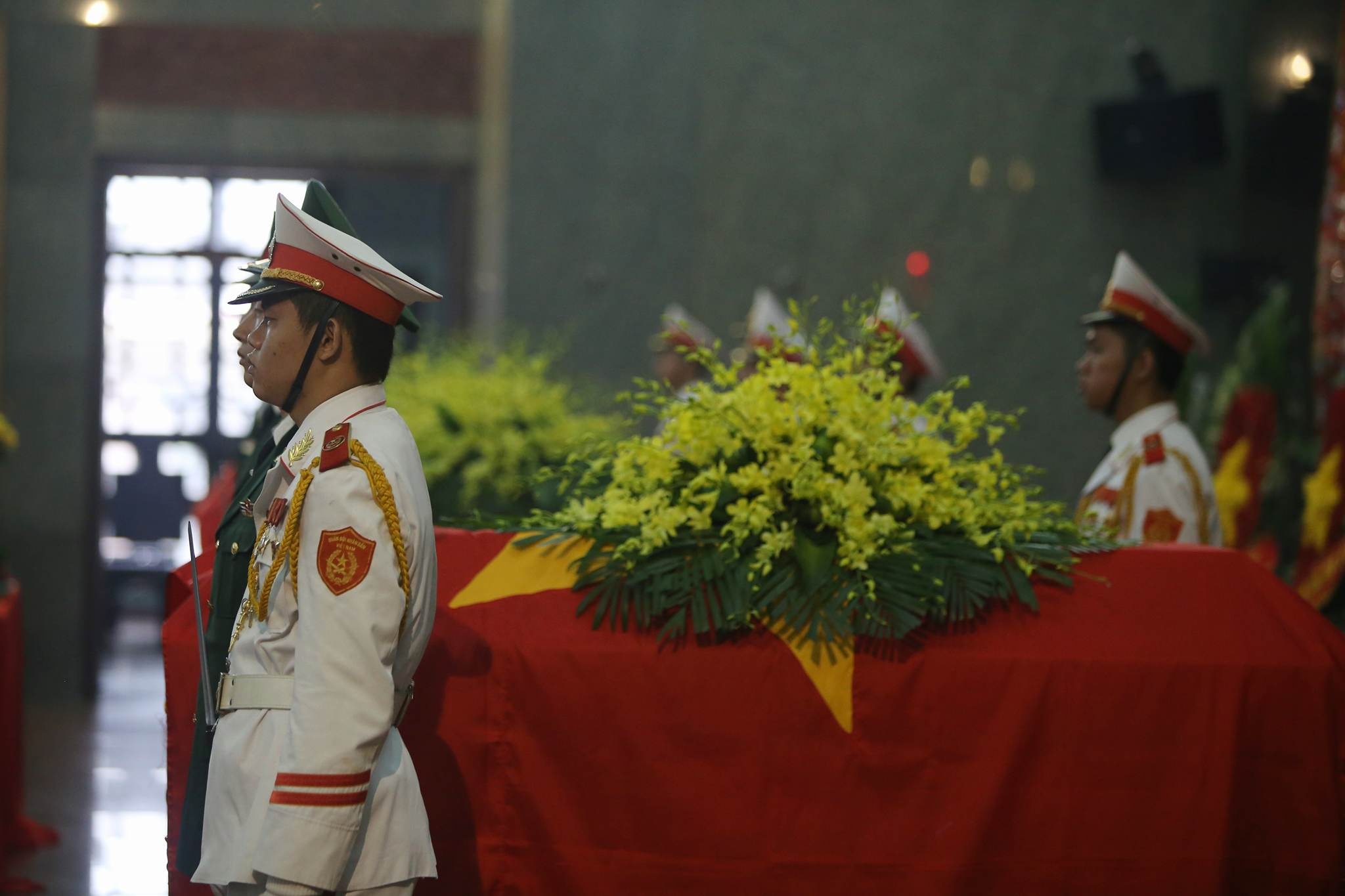 đám tang phi công trực thăng tử nạn ảnh 2 dam tang phi cong truc thang tu nan anh 2