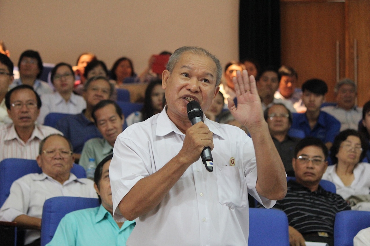 bi thu Thang tiep xuc cu tri anh 2