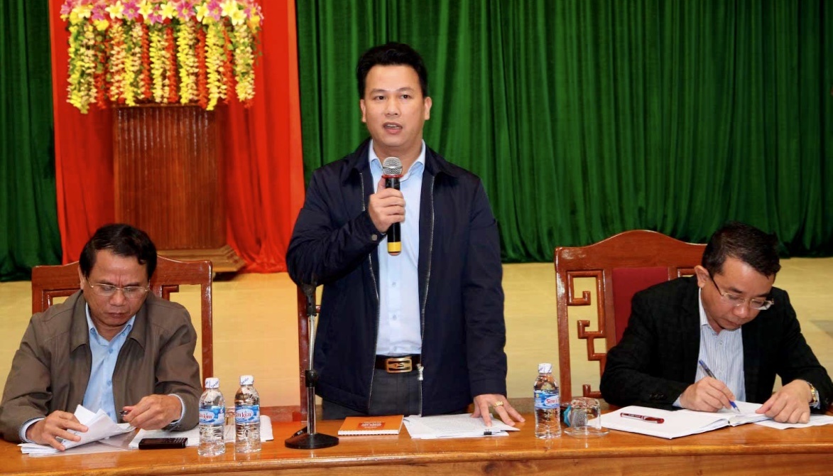 Cho khong bi ban, tieu thuong om cham Chu tich tinh hinh anh