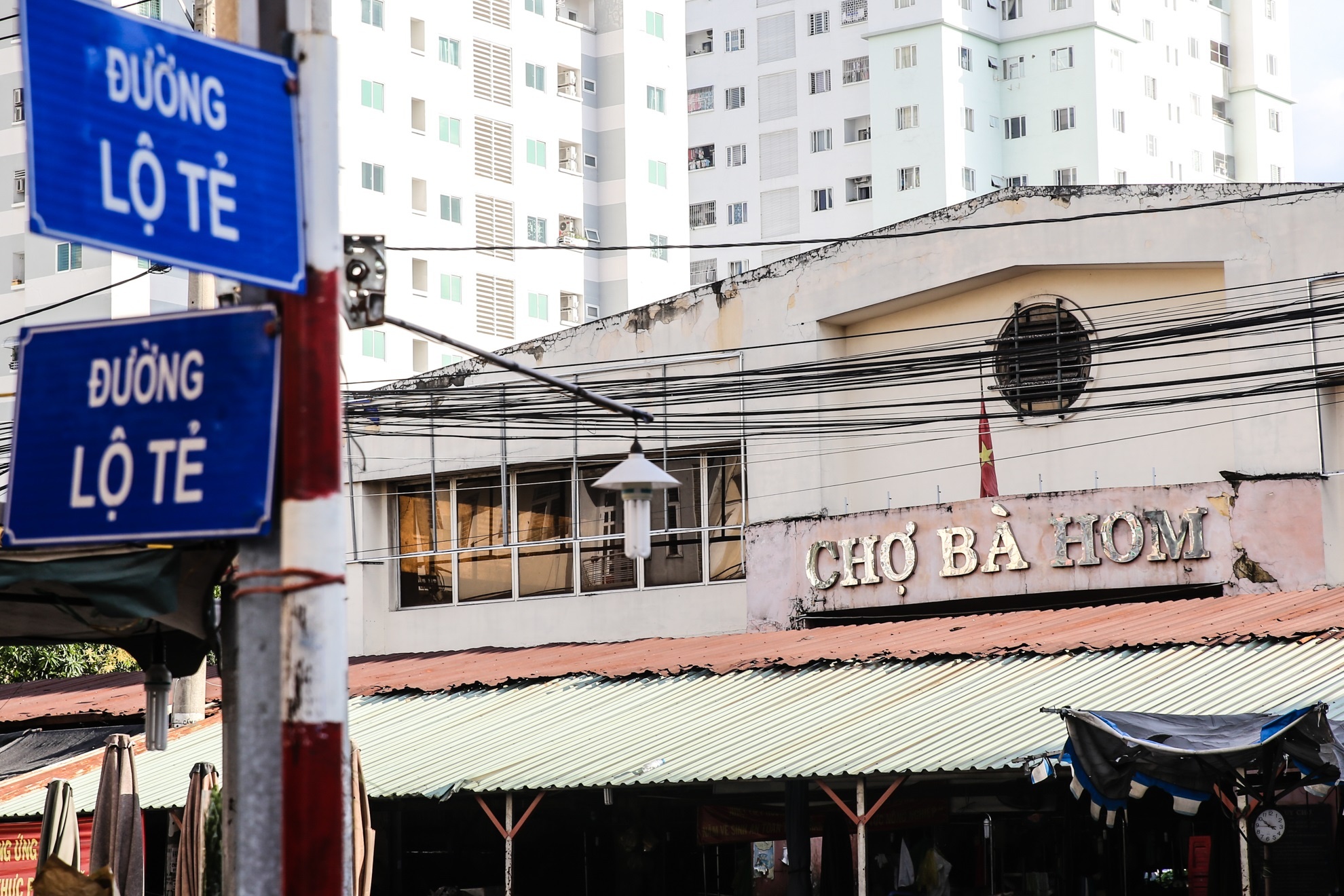 Giai quyet 'khung hoang' ten duong o TP.HCM khong he kho hinh anh