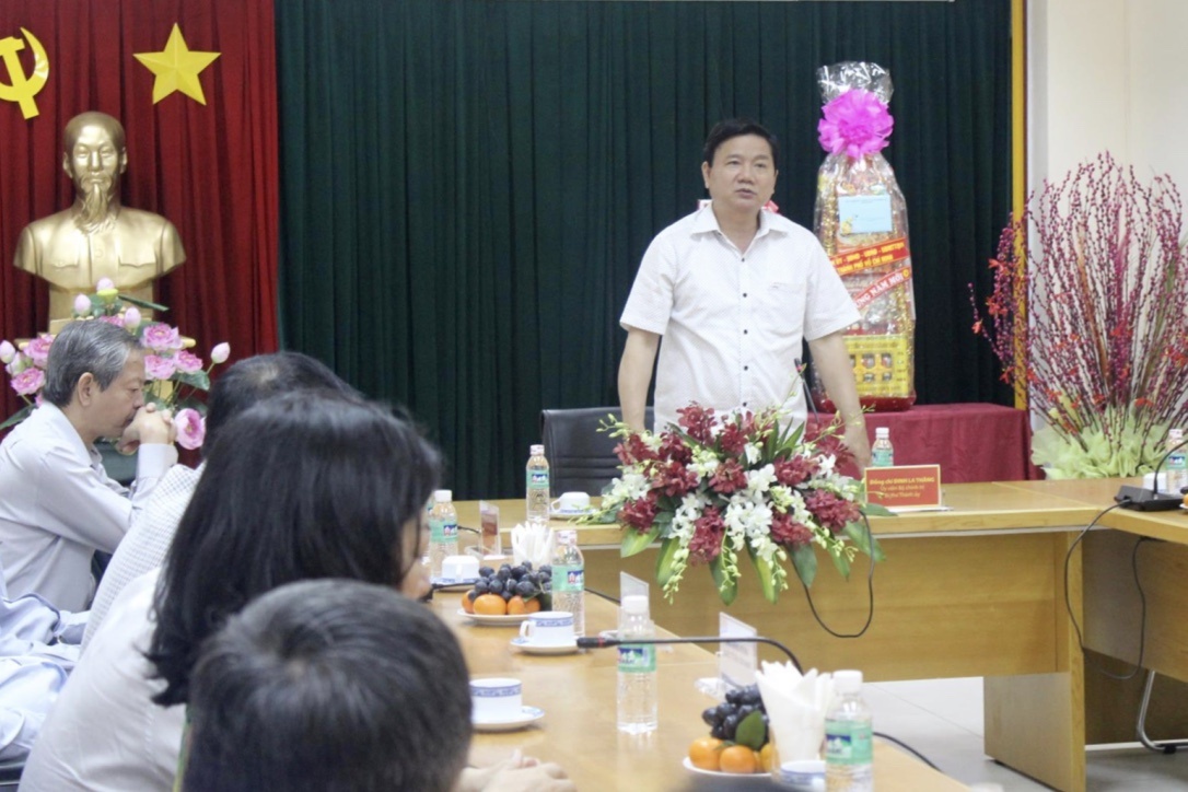 Bi thu Thang lam viec voi Tan Son Nhat anh 2