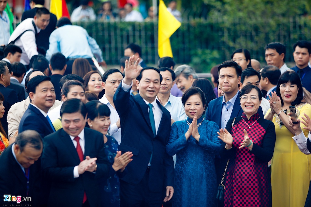 Mong kieu bao huong ve voi tam long con Lac chau Hong hinh anh