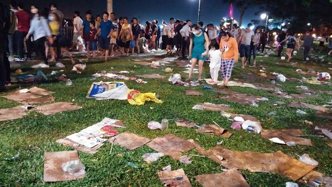 Bến xe thu 63 triệu đồng tử xử phạt người xả rác ảnh 2 Ben xe thu 63 trieu dong tu xu phat nguoi xa rac anh 2