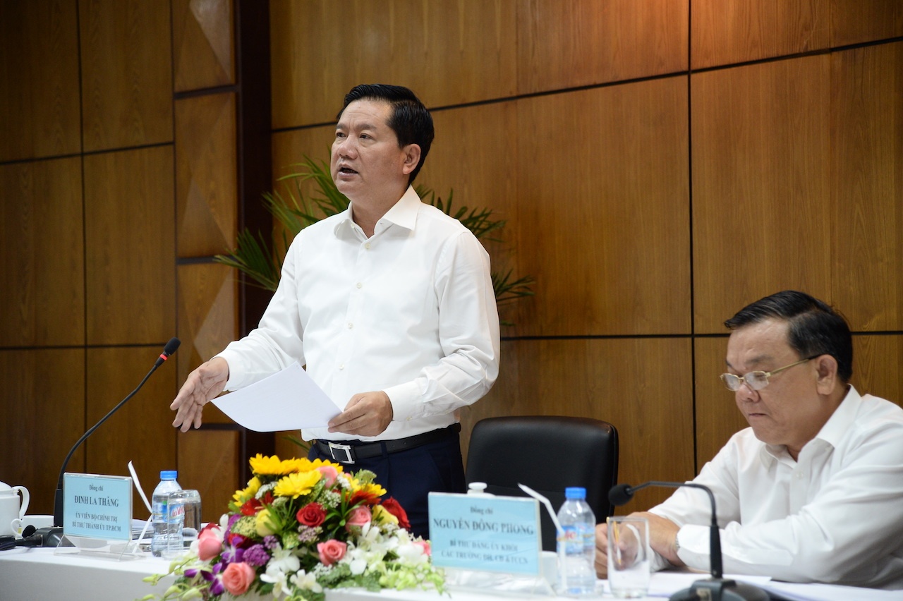 Thu hoc phi cao nhu truong quoc te anh 1