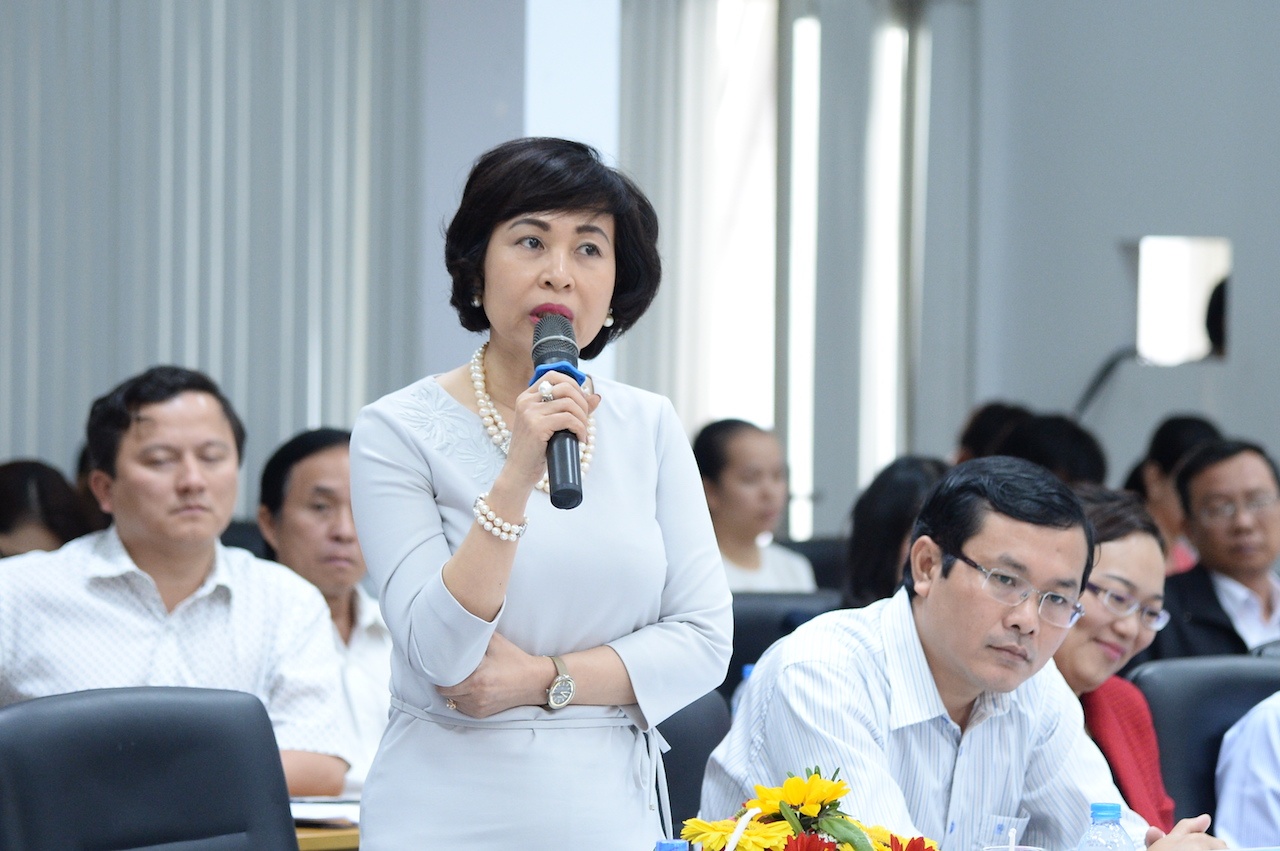 Thu hoc phi cao nhu truong quoc te anh 2