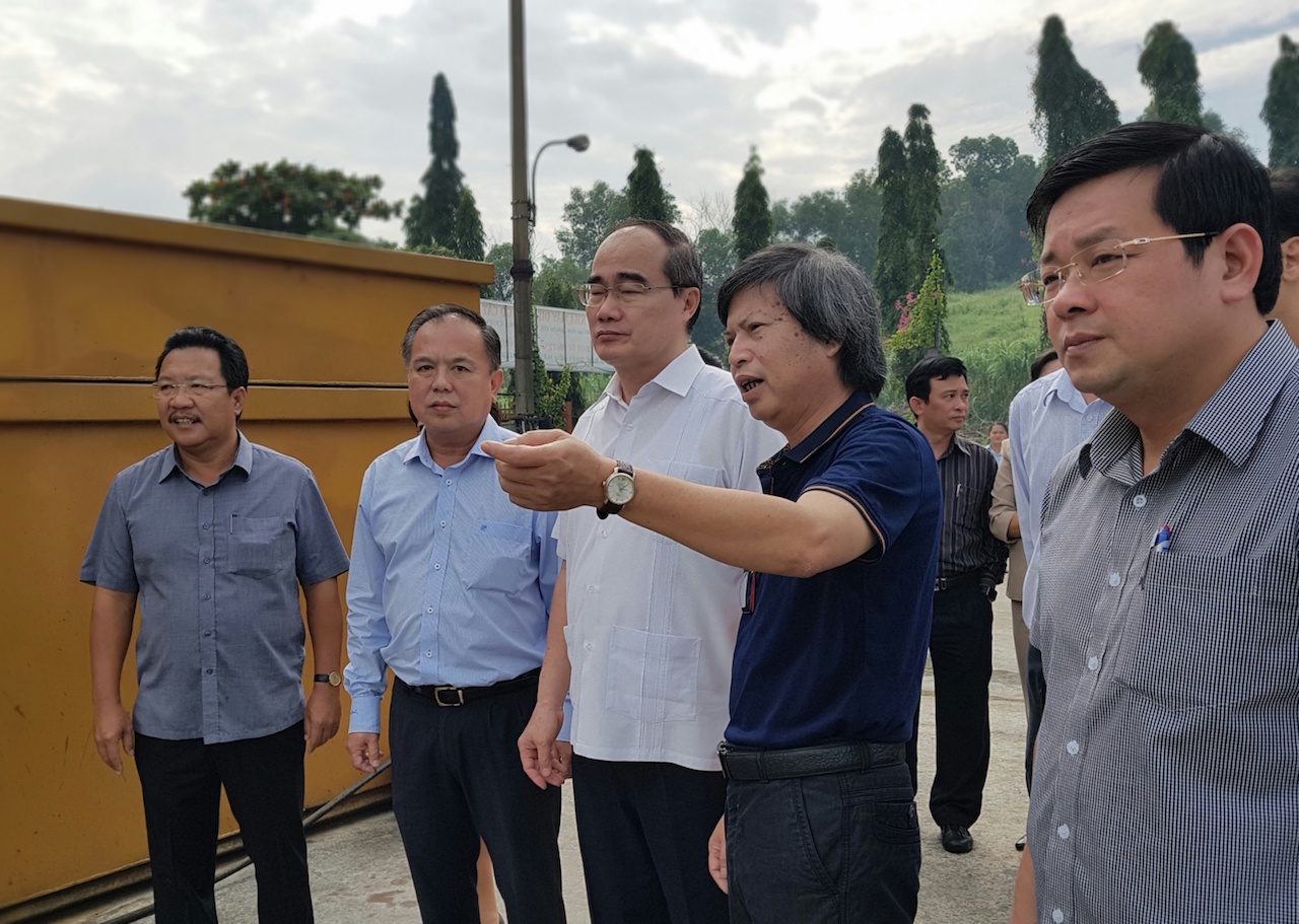 Bí thư Nhân đi kiểm tra bãi rác Gò Cát ảnh 2 Bi thu Nhan di kiem tra bai rac Go Cat anh 2