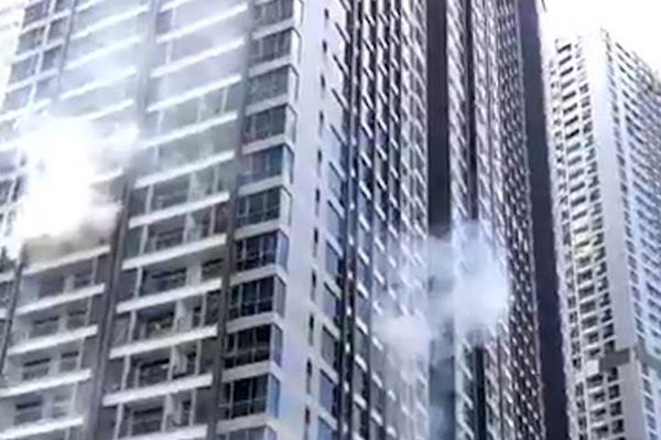 Chay o khu phuc hop Vinhomes Central Park hinh anh