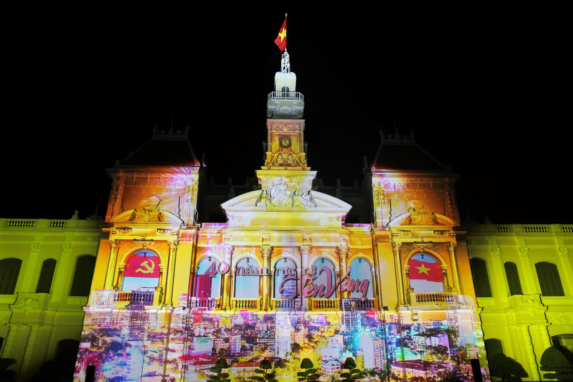 Nguoi dan sap duoc tham quan UBND TP.HCM hinh anh