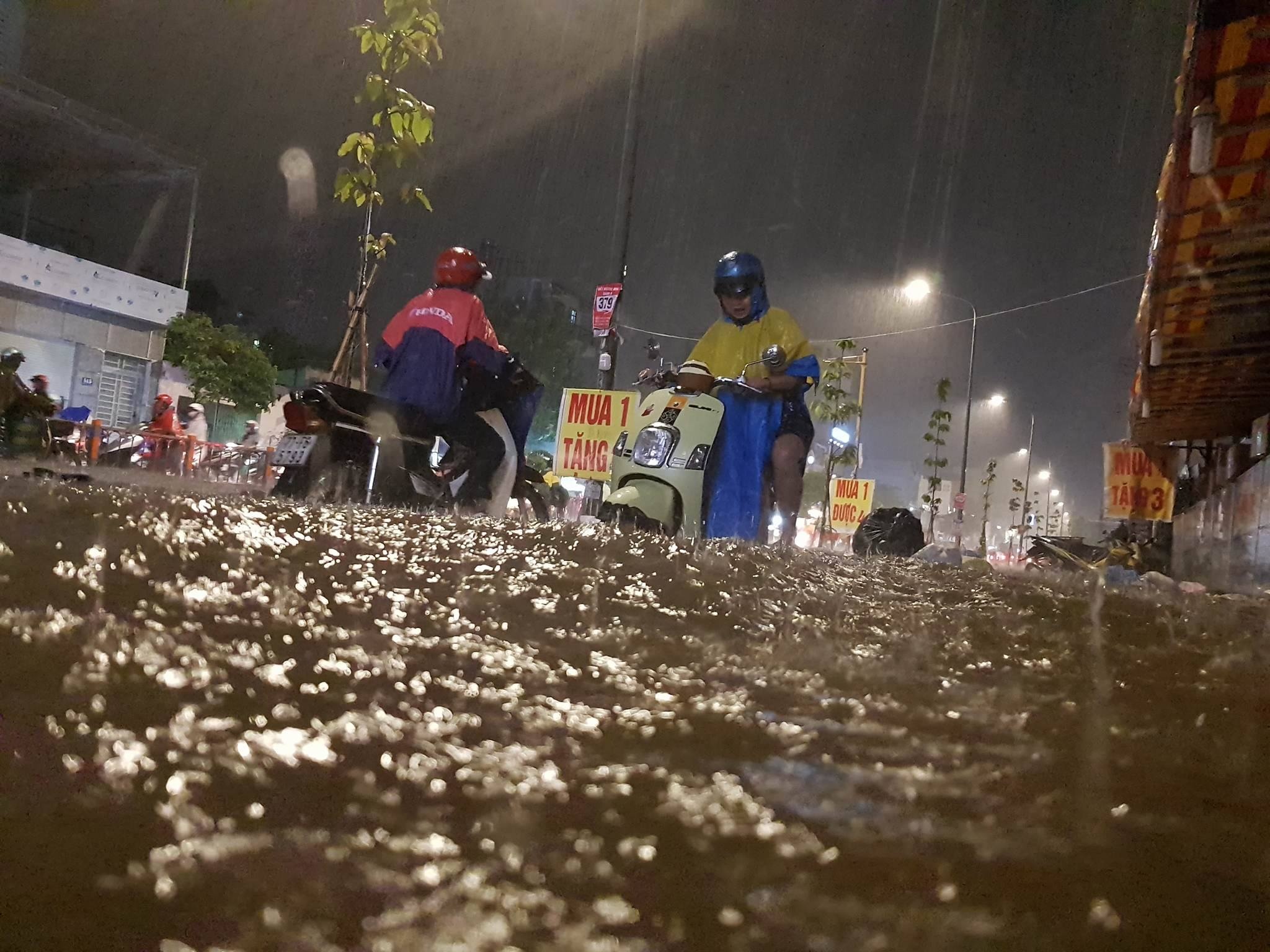 Sai Gon ngap sau anh 1