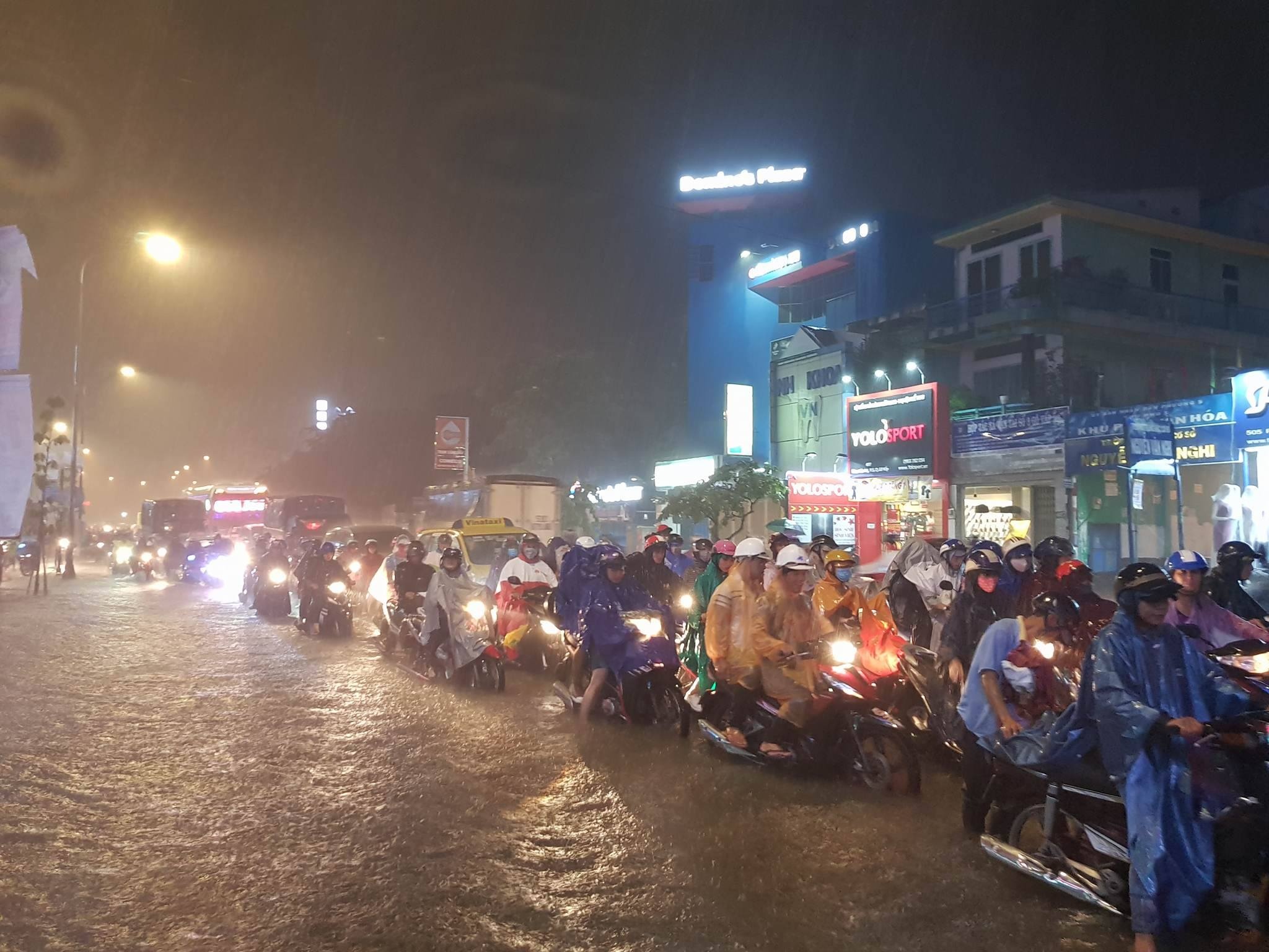 Sai Gon ngap sau anh 5