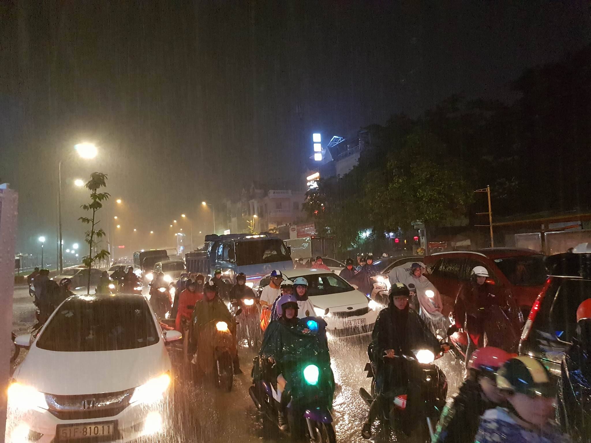 Sai Gon ngap sau anh 6