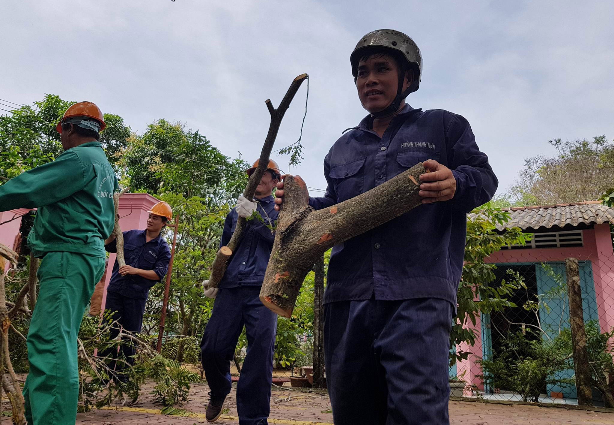 Mien Nam ung pho bao Damrey anh 2