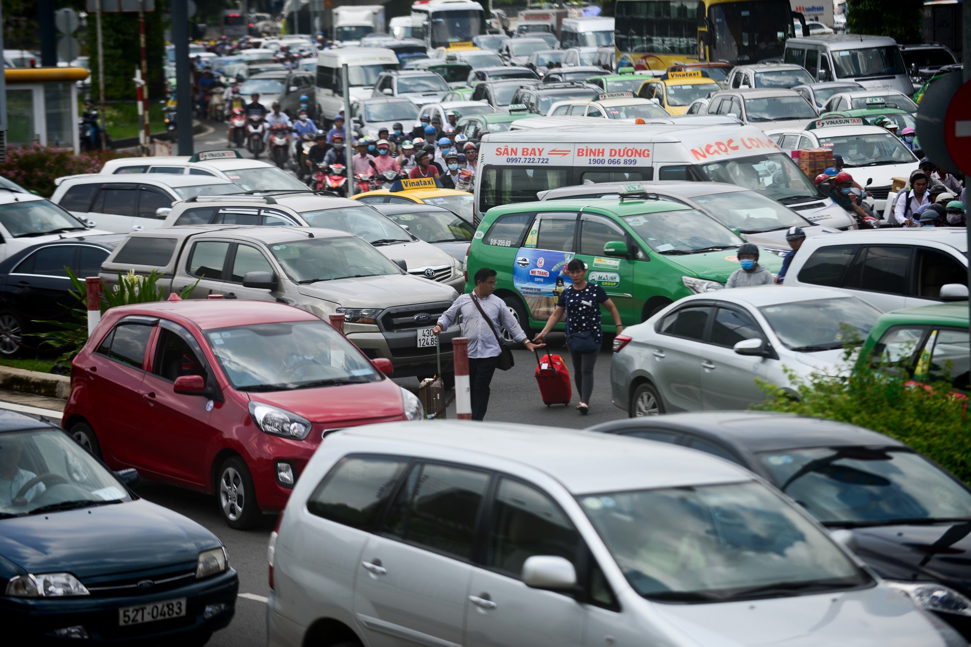 kẹt xe tại sân bay Tân Sơn Nhất ảnh 1 ket xe tai san bay Tan Son Nhat anh 1