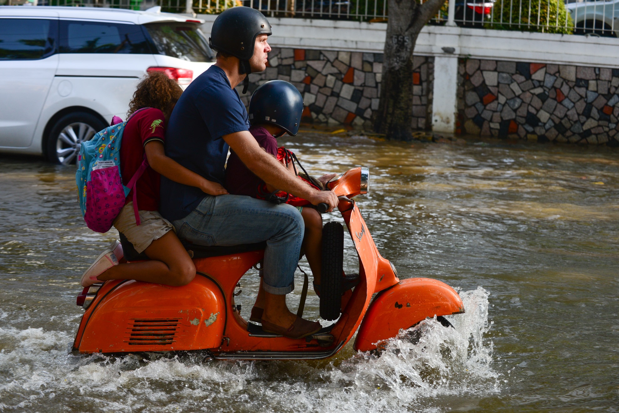 Ngập ở khu nhà giàu Thảo Điền ảnh 3 Ngap o khu nha giau Thao Dien anh 3