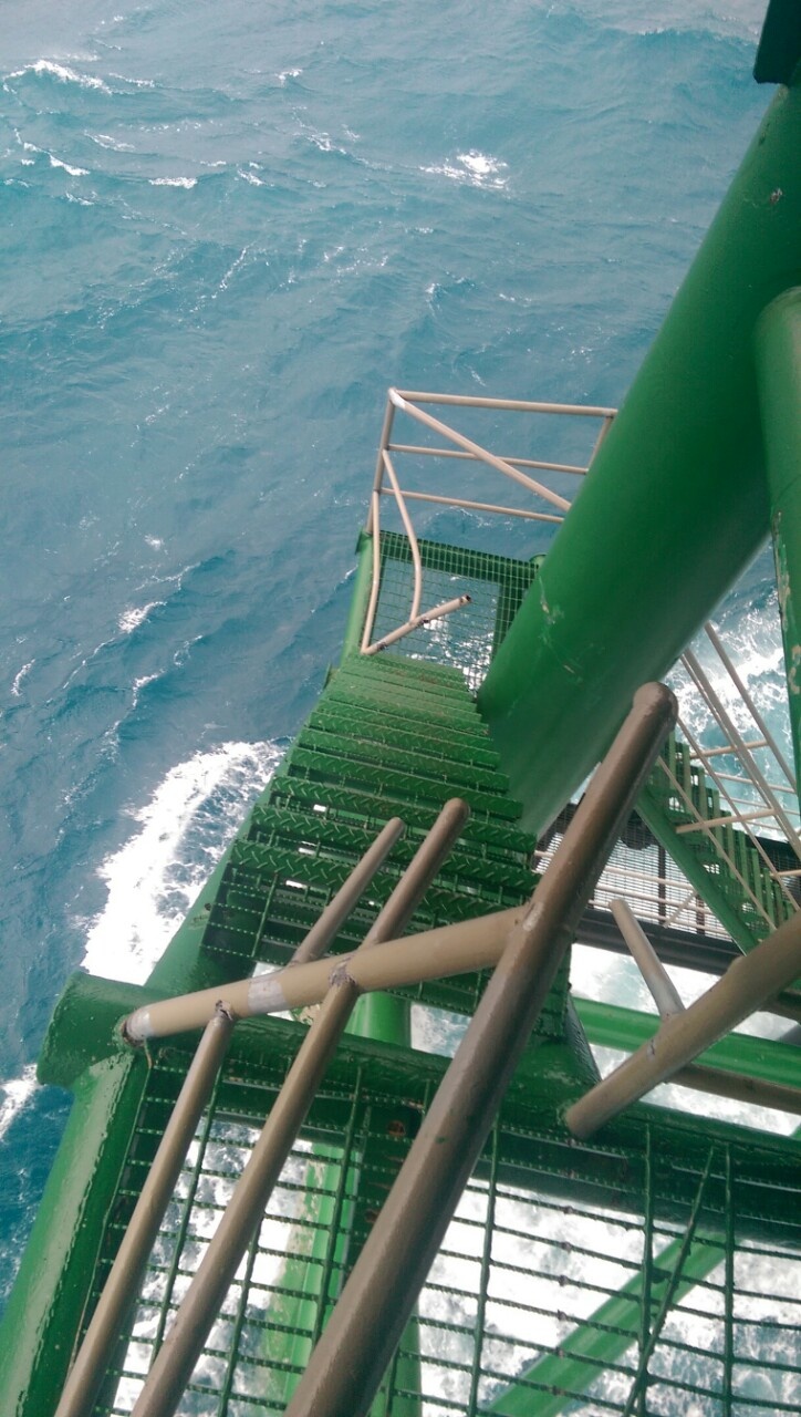 Bão Tembin qua nhà giàn DK! ảnh 3 Bao Tembin qua nha gian DK! anh 3