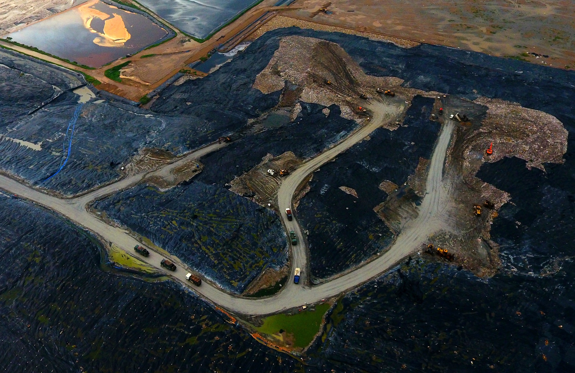 TP.HCM gui 'toi hau thu' cho chu bai rac Da Phuoc hinh anh