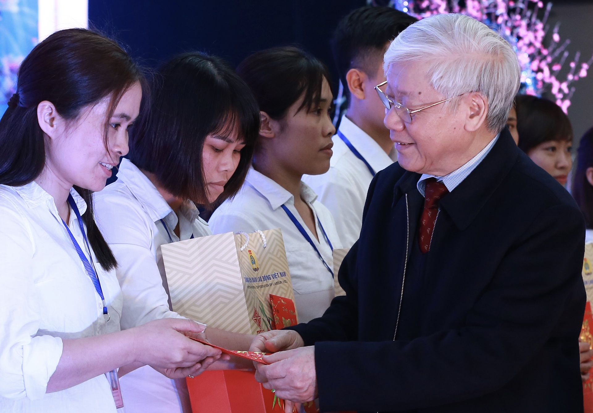 Tong bi thu Nguyen Phu Trong trong cay anh 3