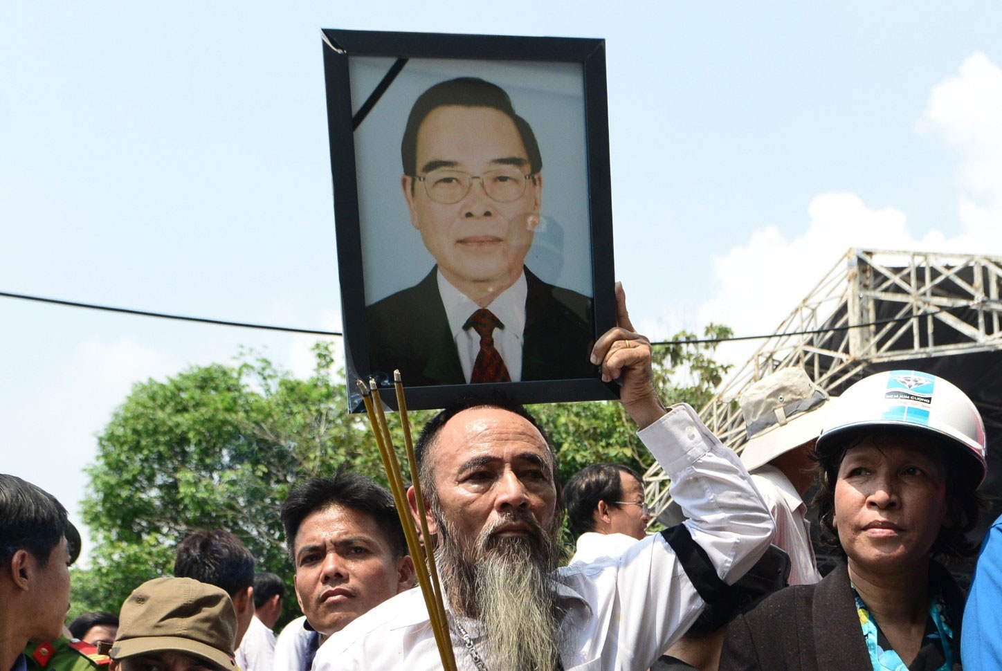 Ong Sau Khai vao long dat me Cu Chi hinh anh