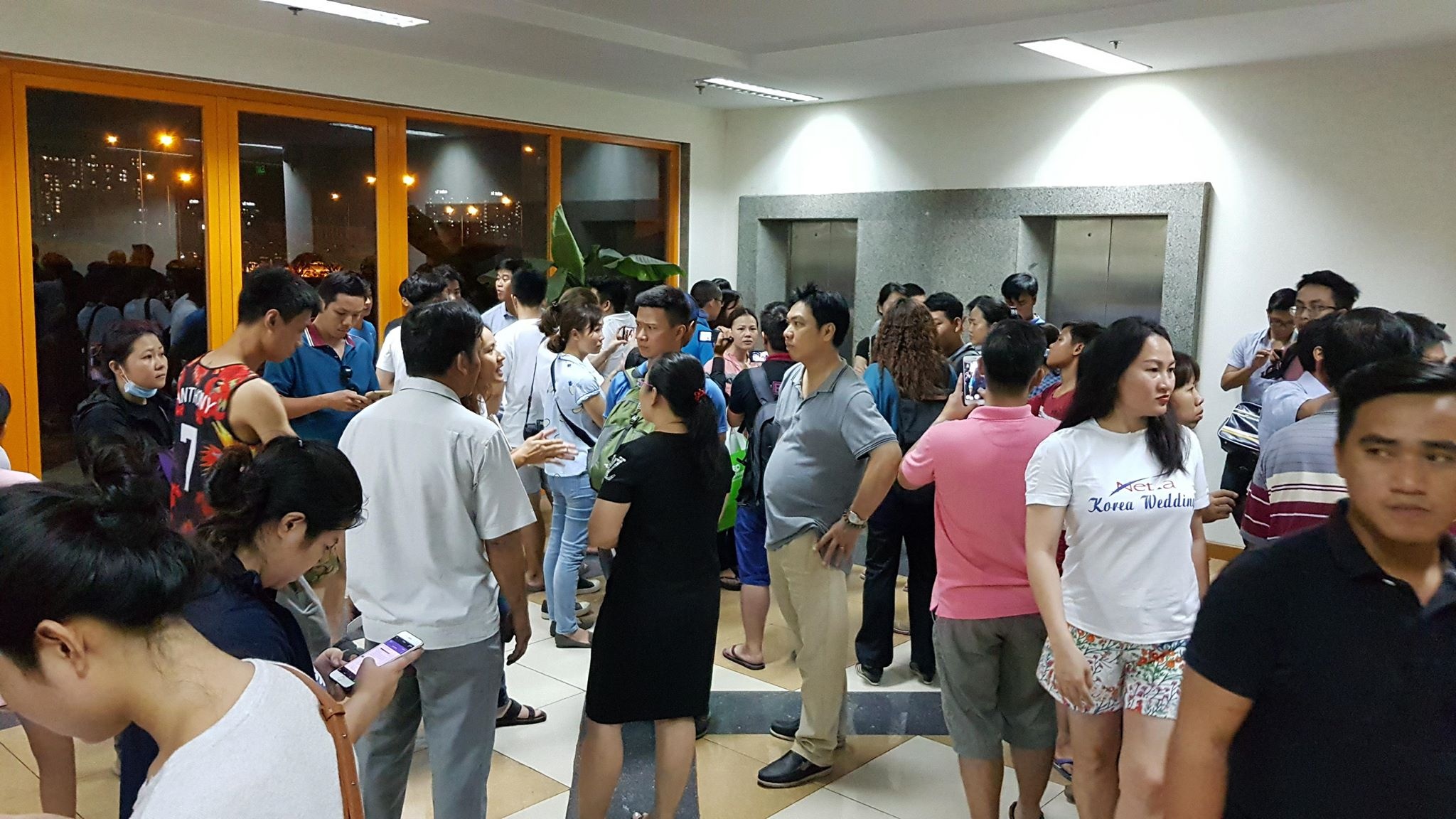 Cu dan Carina Plaza bi de doa khi muon doi thoai voi chu dau tu hinh anh