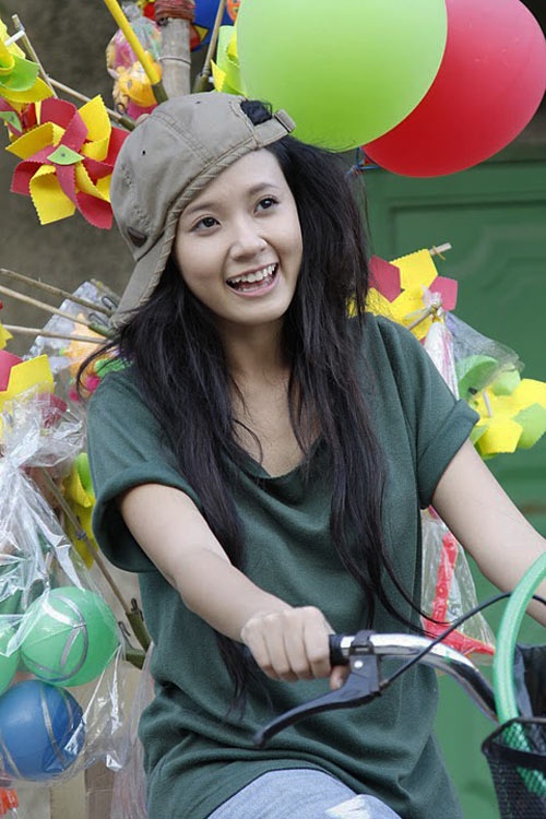 Vào thời điểm quay phim, rất nhiều diễn viên trong đoàn phim bày tỏ, họ rất yêu mến Midu bởi sự chăm chỉ, chịu khó, cầu tiến của nữ diễn viên