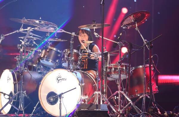 Thần đồng chơi trống Trọng Nhân ảnh 1 Than dong choi trong Trong Nhan anh 1