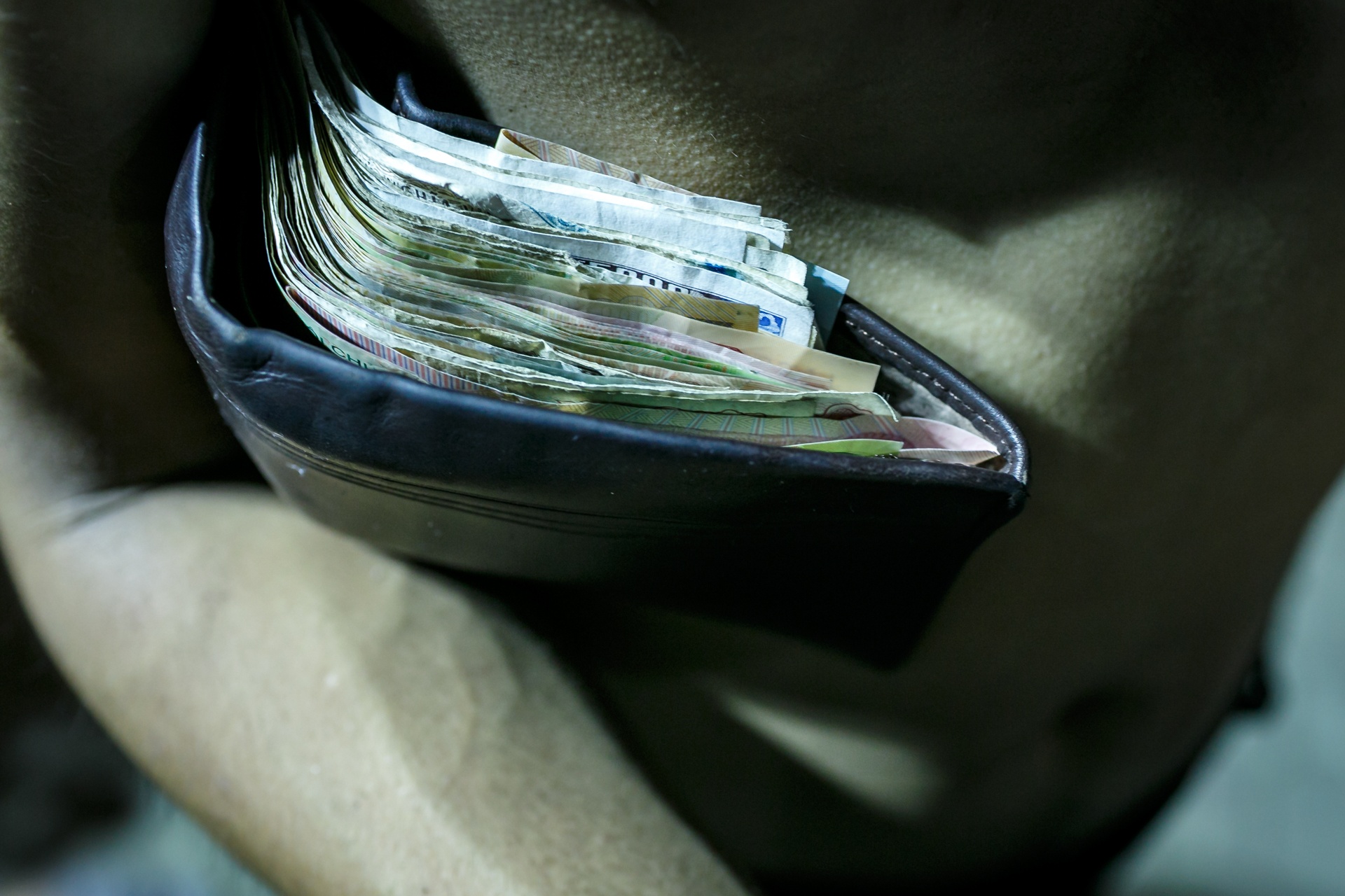 phia sau nhung chau hoa kieng ruc ro ngay Tet anh 23