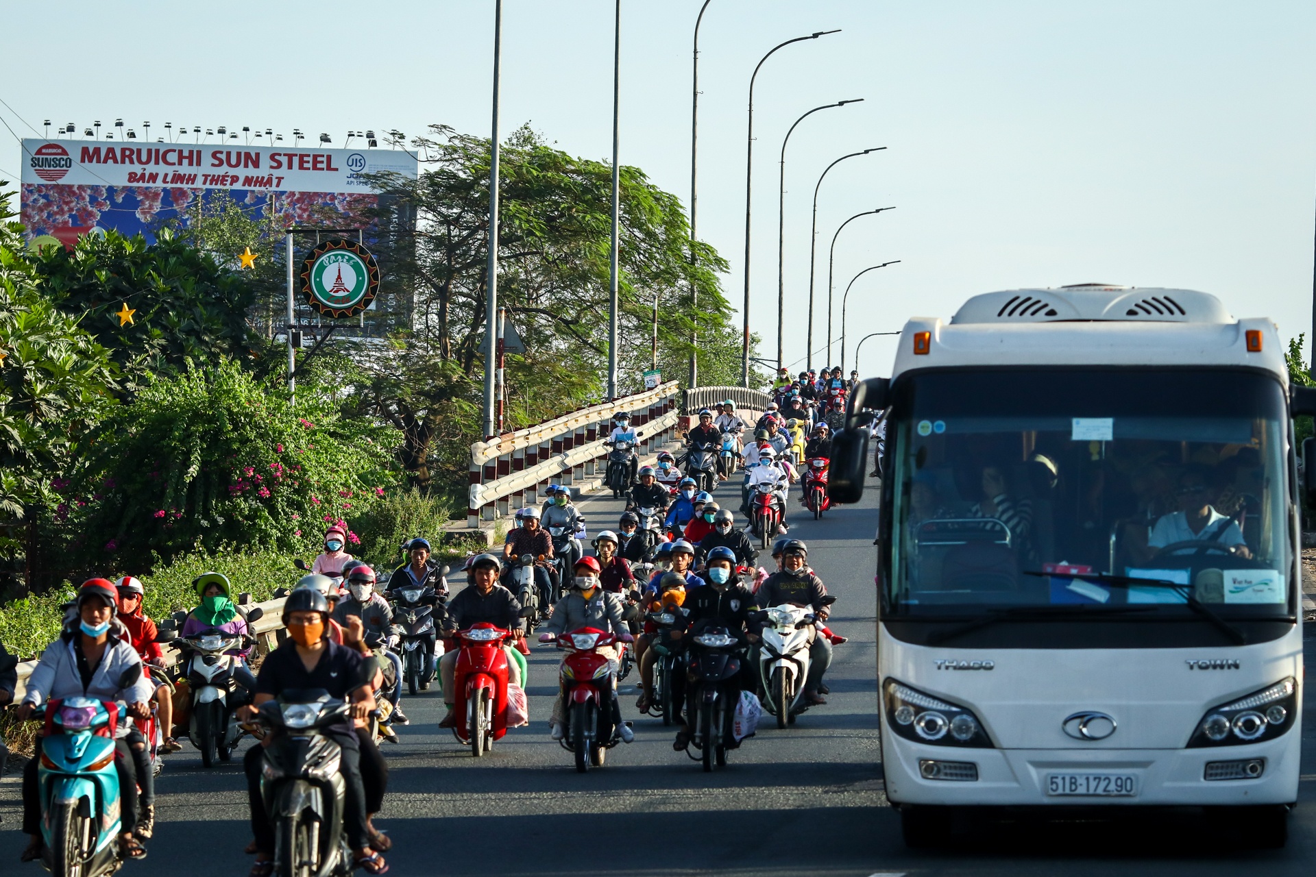 nguoi dan linh kinh do dac tro ve Sai Gon duoi cai nong 34 do anh 16