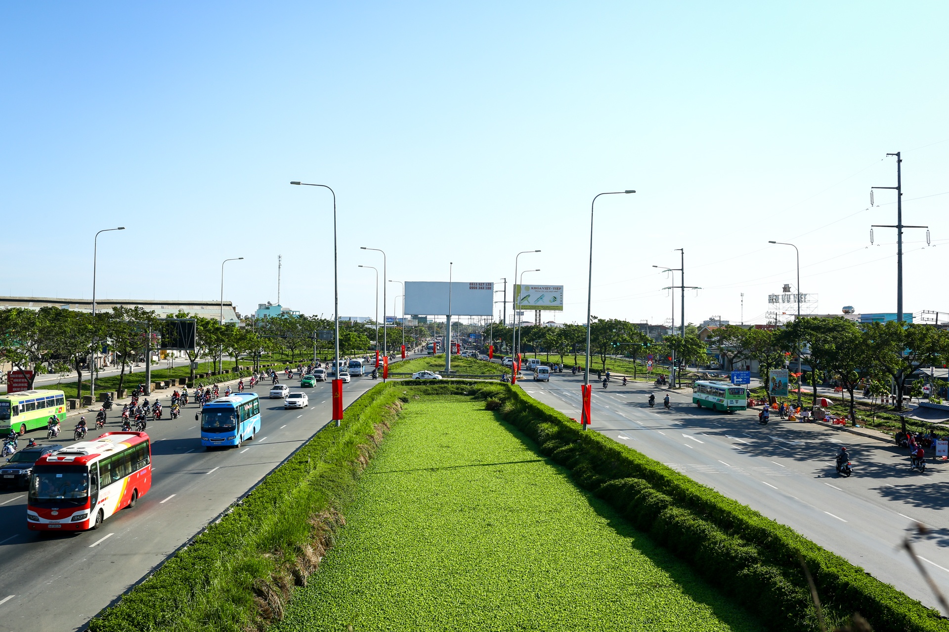 nguoi dan linh kinh do dac tro ve Sai Gon duoi cai nong 34 do anh 1