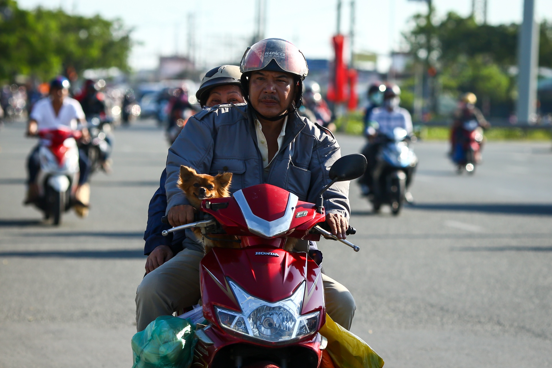 nguoi dan linh kinh do dac tro ve Sai Gon duoi cai nong 34 do anh 4