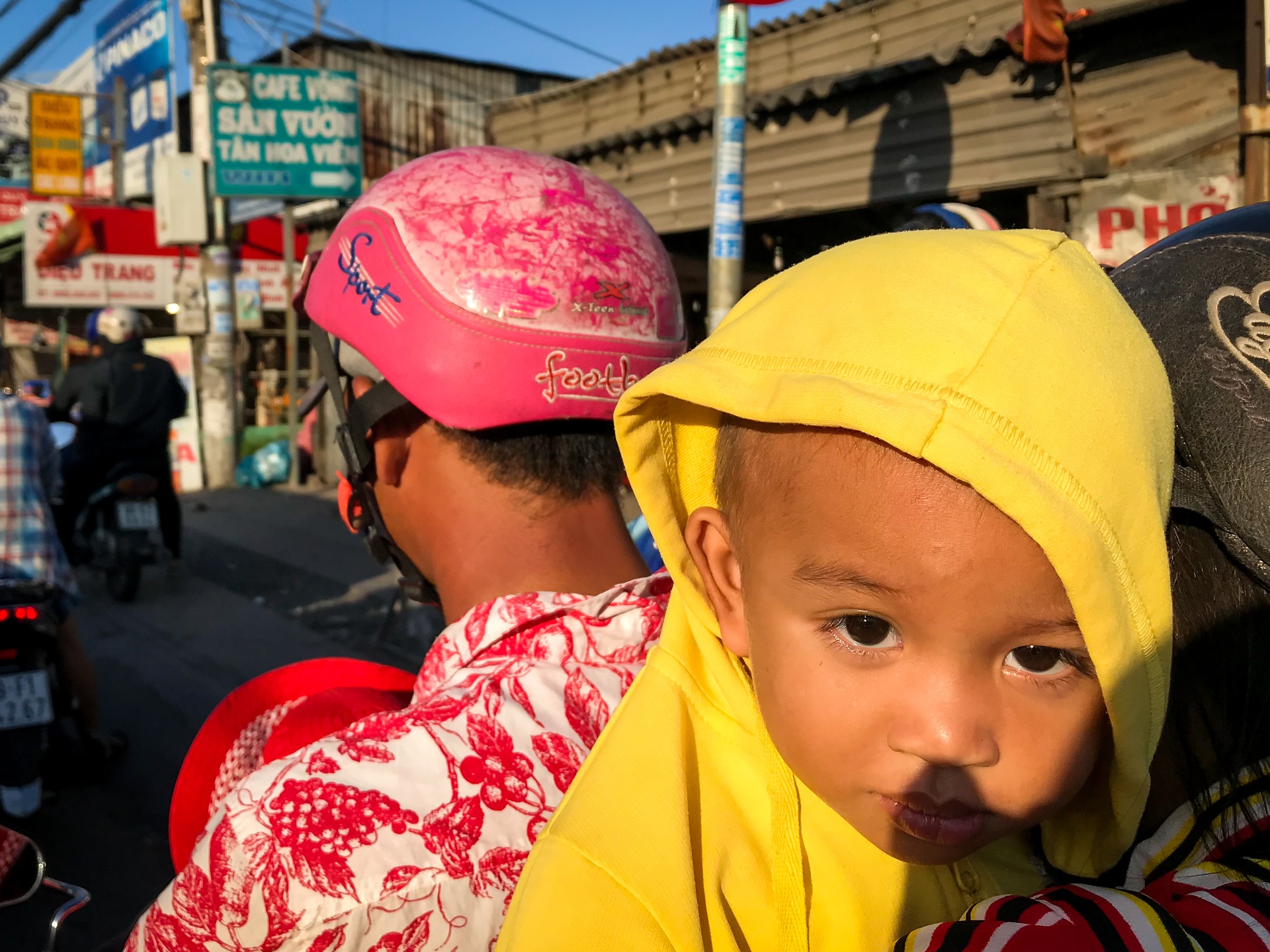 nguoi dan linh kinh do dac tro ve Sai Gon duoi cai nong 34 do anh 17