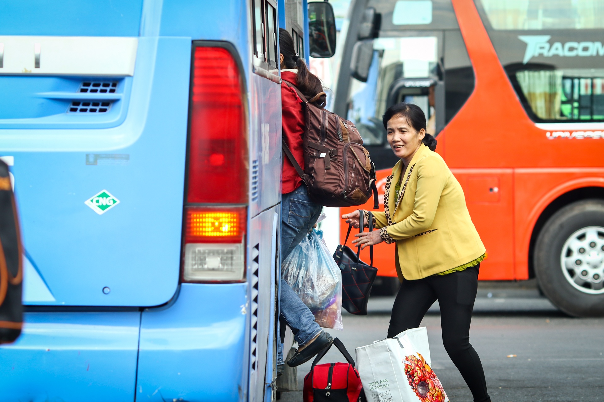 nguoi dan linh kinh do dac tro ve Sai Gon duoi cai nong 34 do anh 13